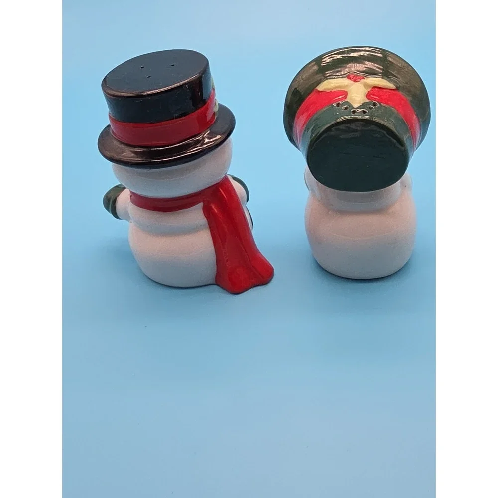 Vintage Hallmark Happy And Merry Salt‎ And Pepper Shakers Merry Christmas